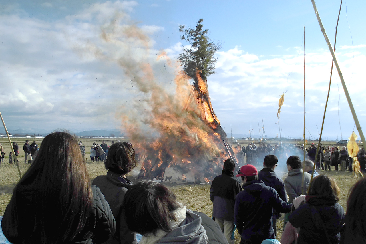 2020年の無病息災を願って ふるさと祭り どんど焼き 開催 Shikamo